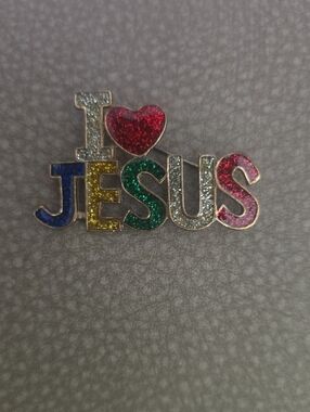 I ♥ JESUS Glitter Pin - Multicolor